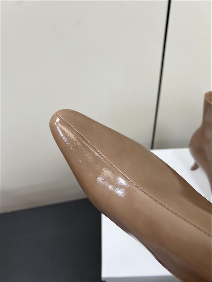 20251128174331275 390